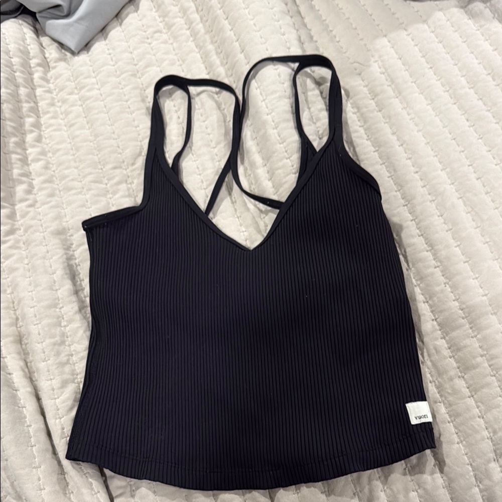 Vuori Black Ribbed Crop Top